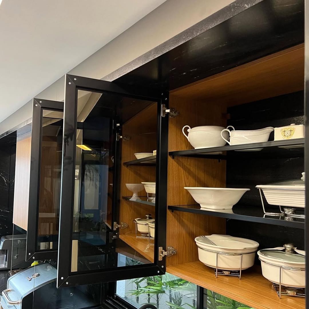 A leveza de uma cozinha organizada. #posmudanca #organização #organizacaoprofissional #personalorganizer #cozinha #home (1)